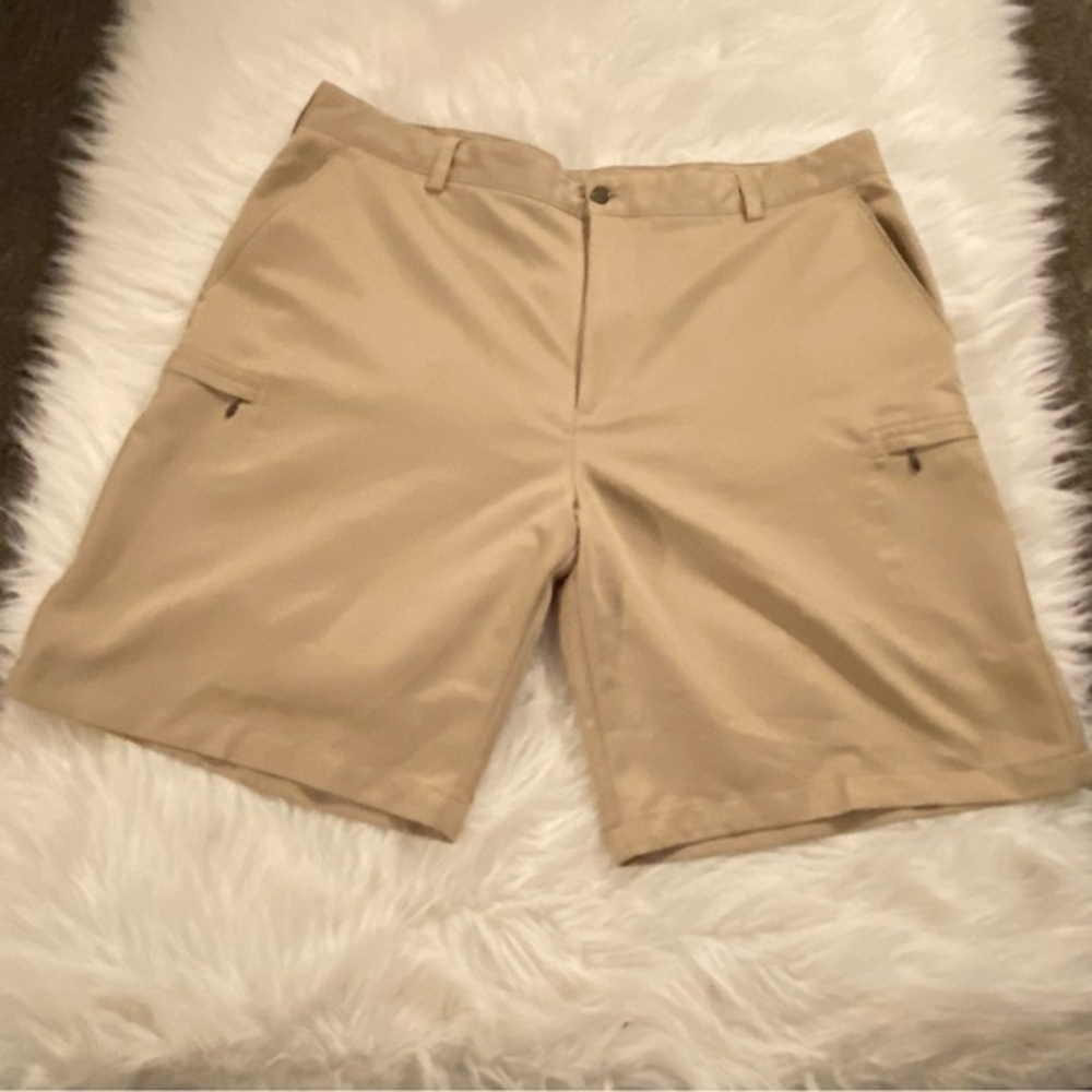 Izod Golf Shorts Mens Size 40‎ Tan Pockets